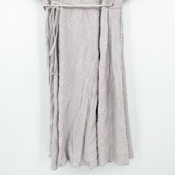 ASTR Womens Modest Embroidered Short Sleeve Tie Wrap Midi Dress‎ Size S Lavender - Picture 10 of 11